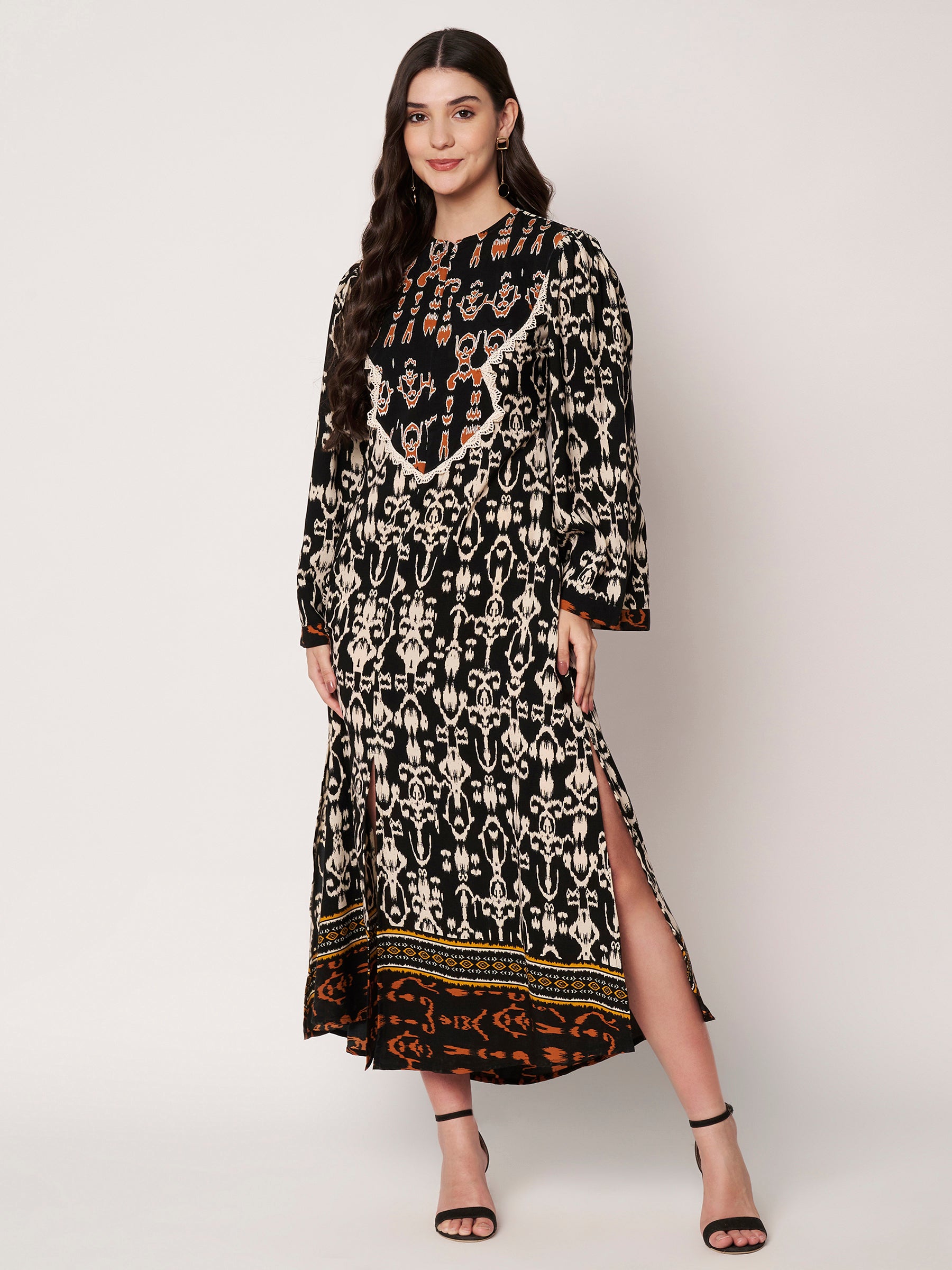 Noor Kaftan by Amagyaa -  Black