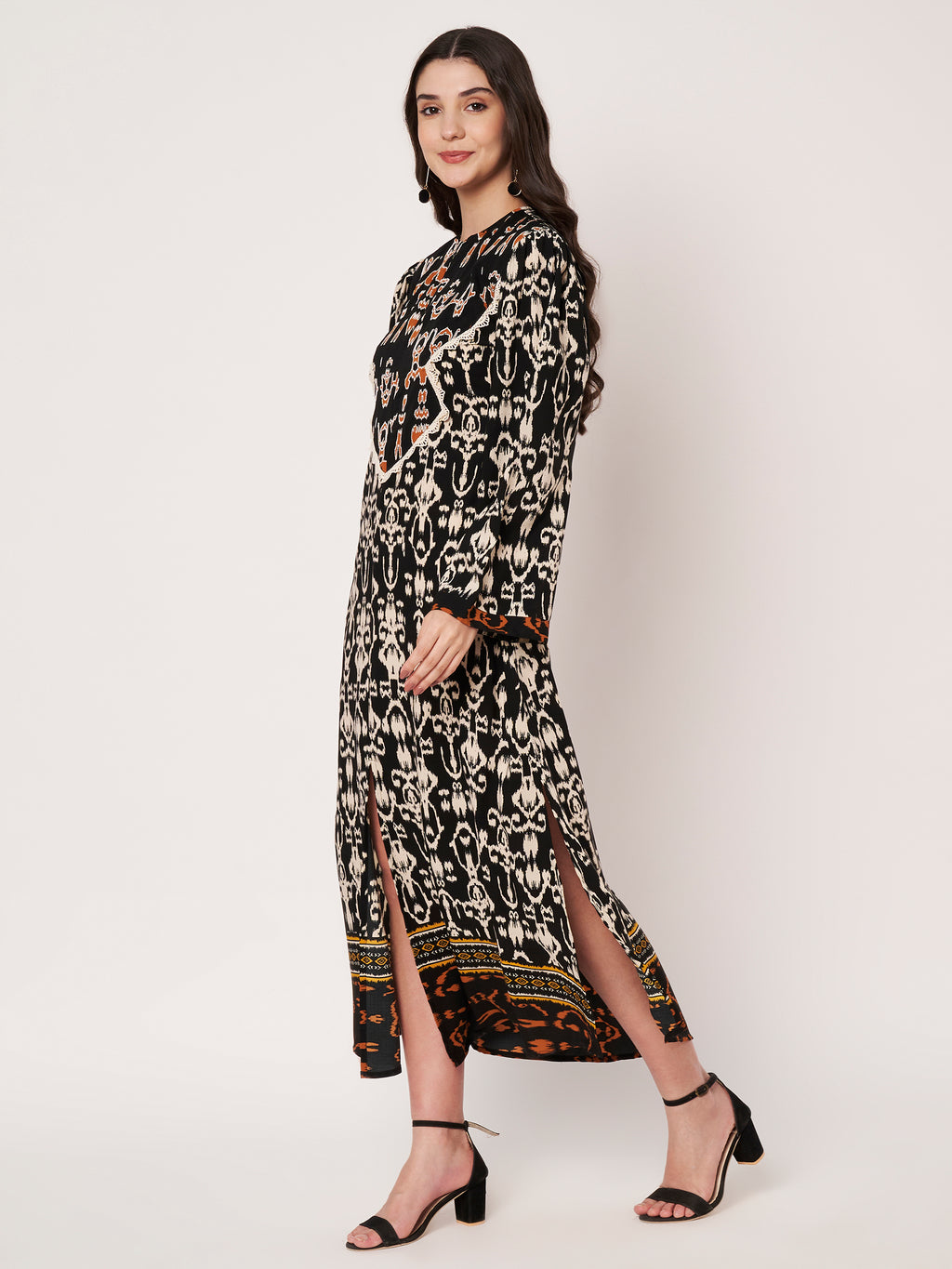 Noor Kaftan by Amagyaa -  Black