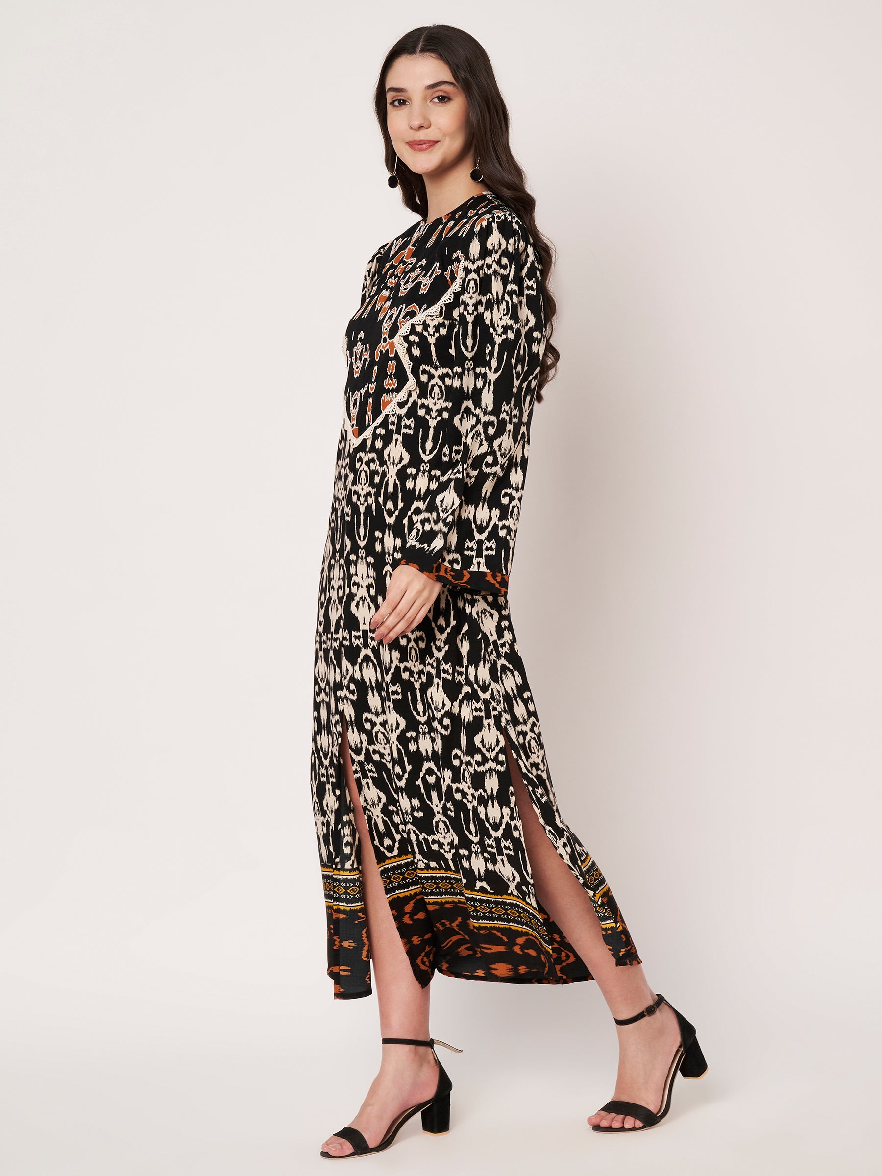 Noor Kaftan by Amagyaa -  Black