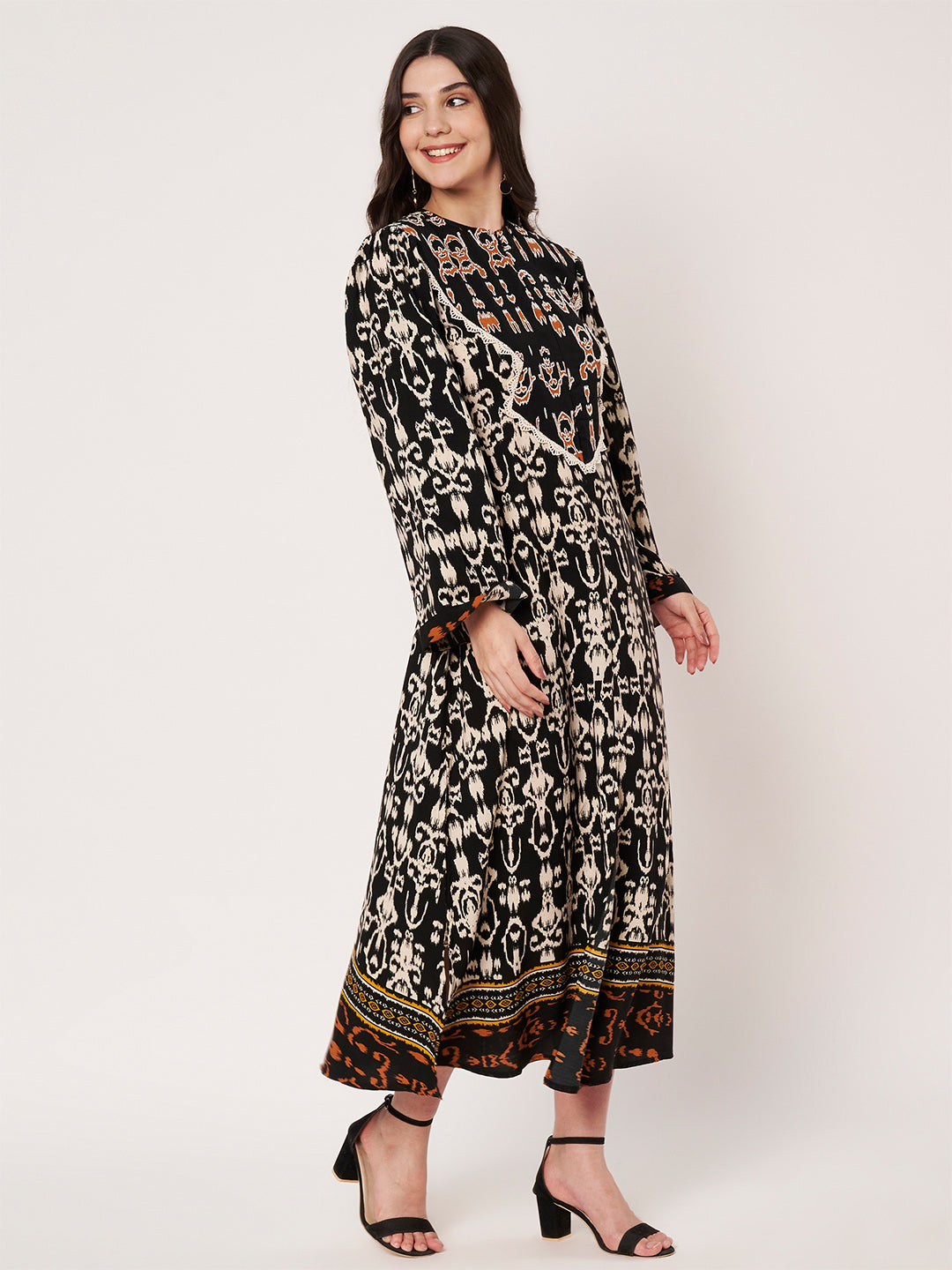 Amagyaa noor black kaftan