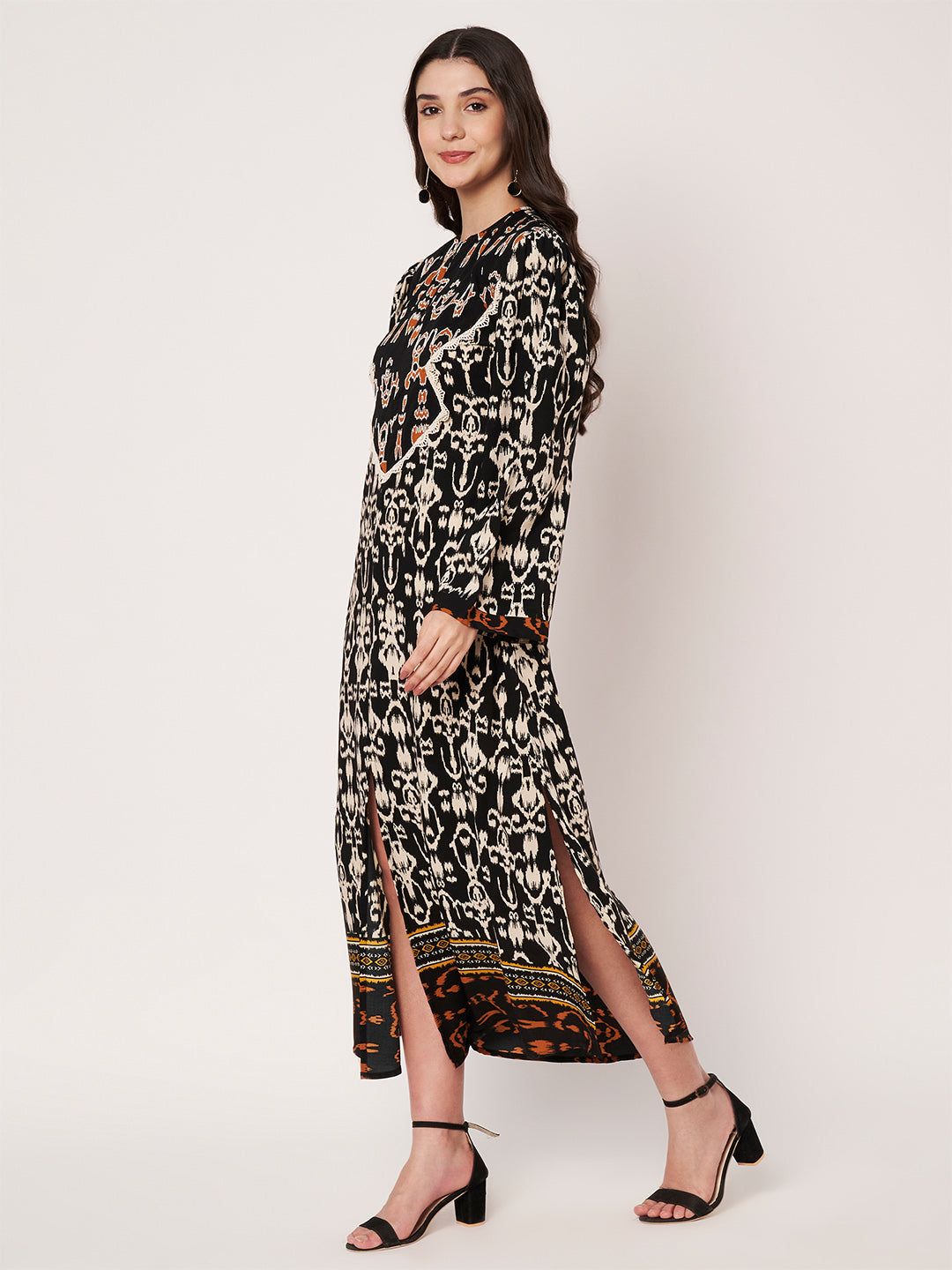 Amagyaa noor black kaftan
