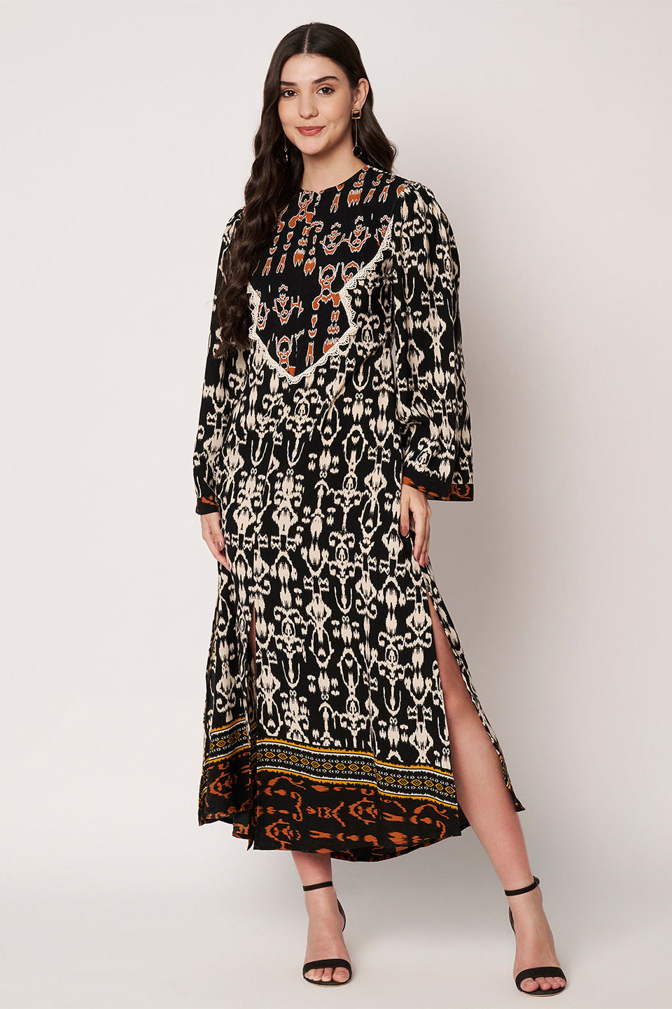 Amagyaa noor black kaftan