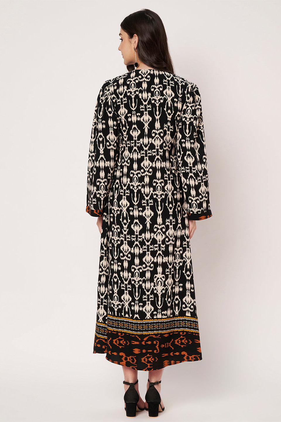Amagyaa noor black kaftan
