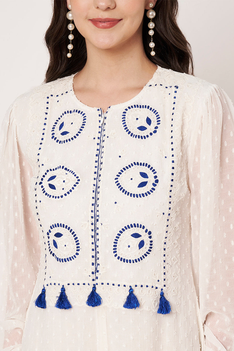 Amagyaa noor white kaftan