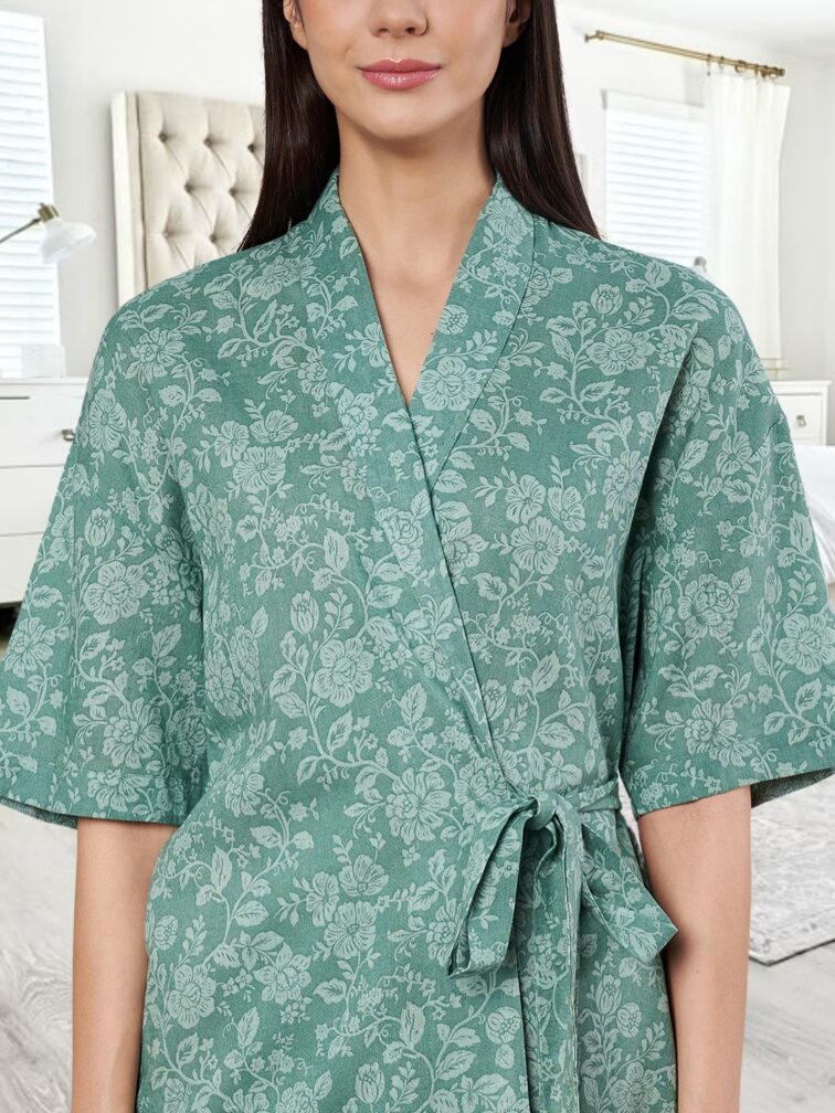 AMAGYAA WOMEN PREMIUM GREEN FLORAL PRINTED BATHROBE